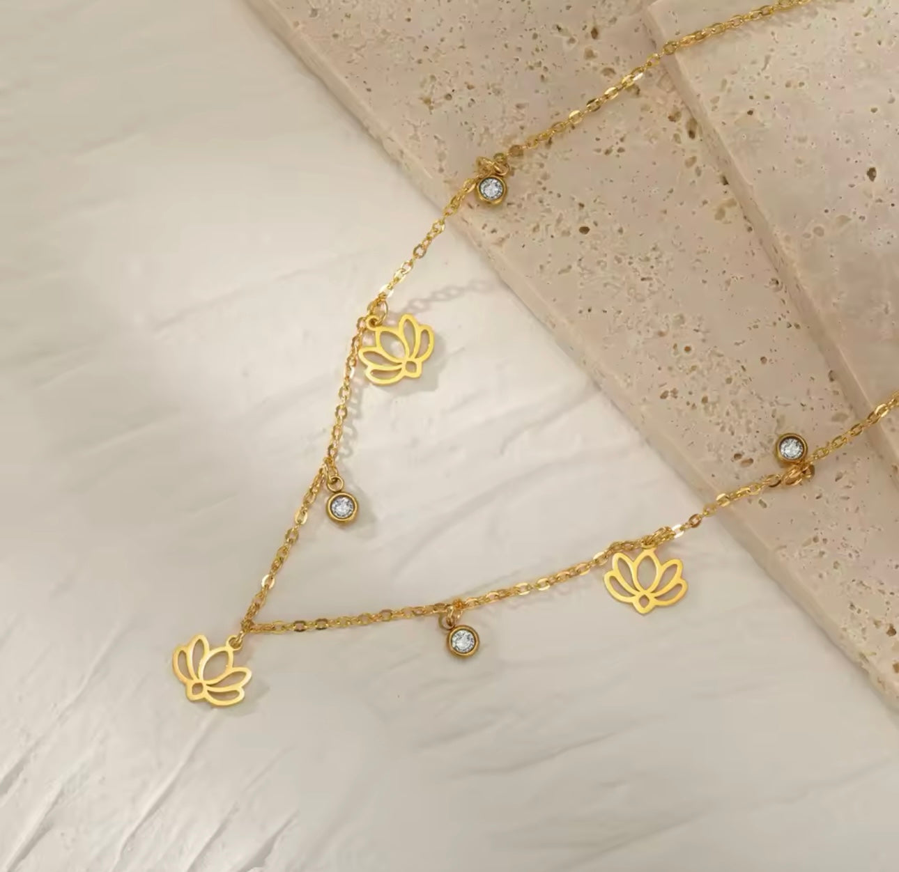 Lotus Cute Choker