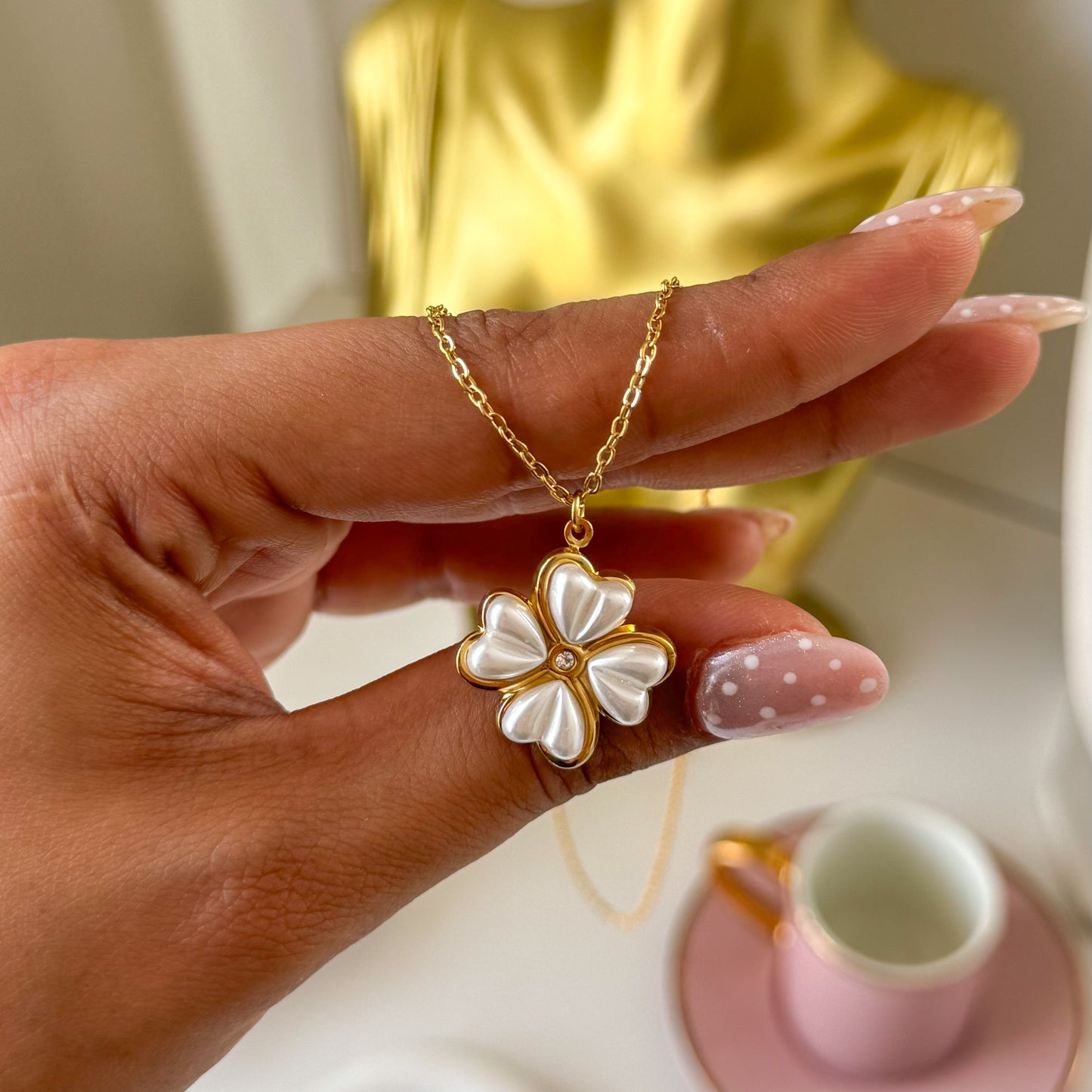 Large Pearl Clover Chain