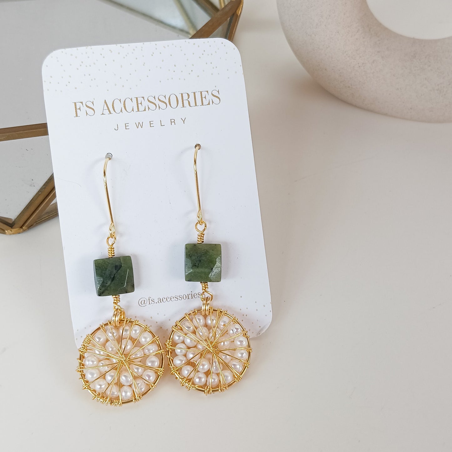 Round earrings with square Jade