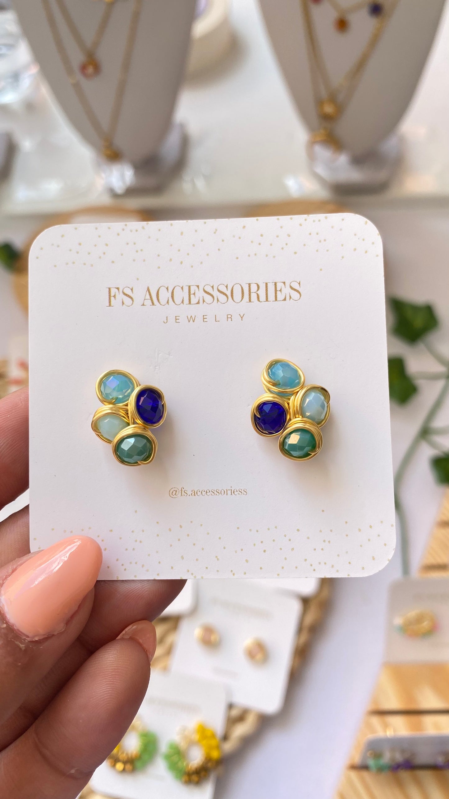 Racimo Stud Earrings