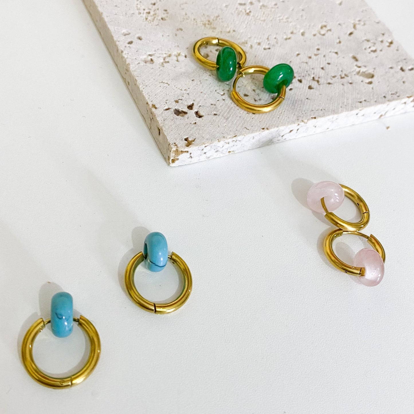Hoop with trinket (Gemstone)