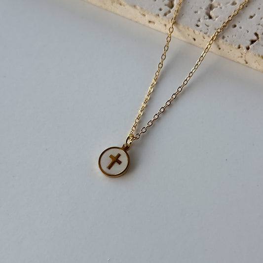 Mother of Pearl Round Cross Chain